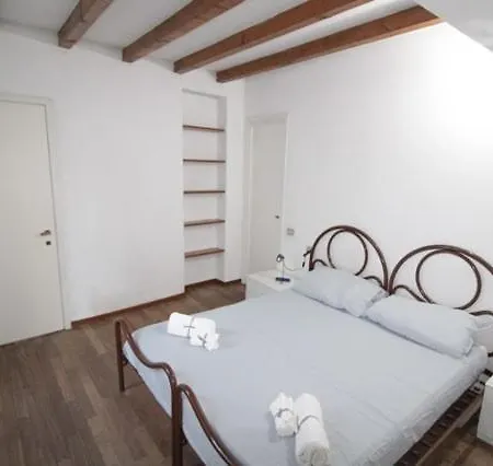 Penthouse In The Center Of - Bookable Parking Space Appartamento *