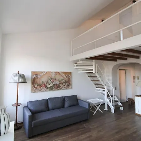 Penthouse In The Center Of - Bookable Parking Space Apartment
